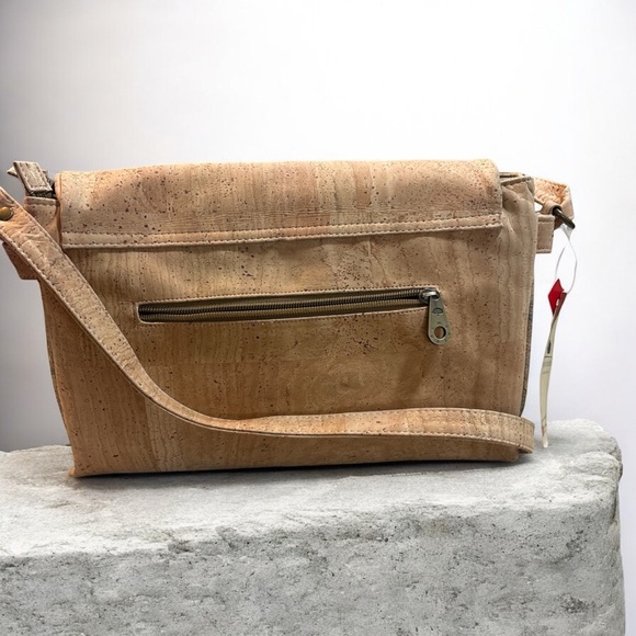 Montado Natural Cork Messenger Bag – NWT - Picture 2 of 5